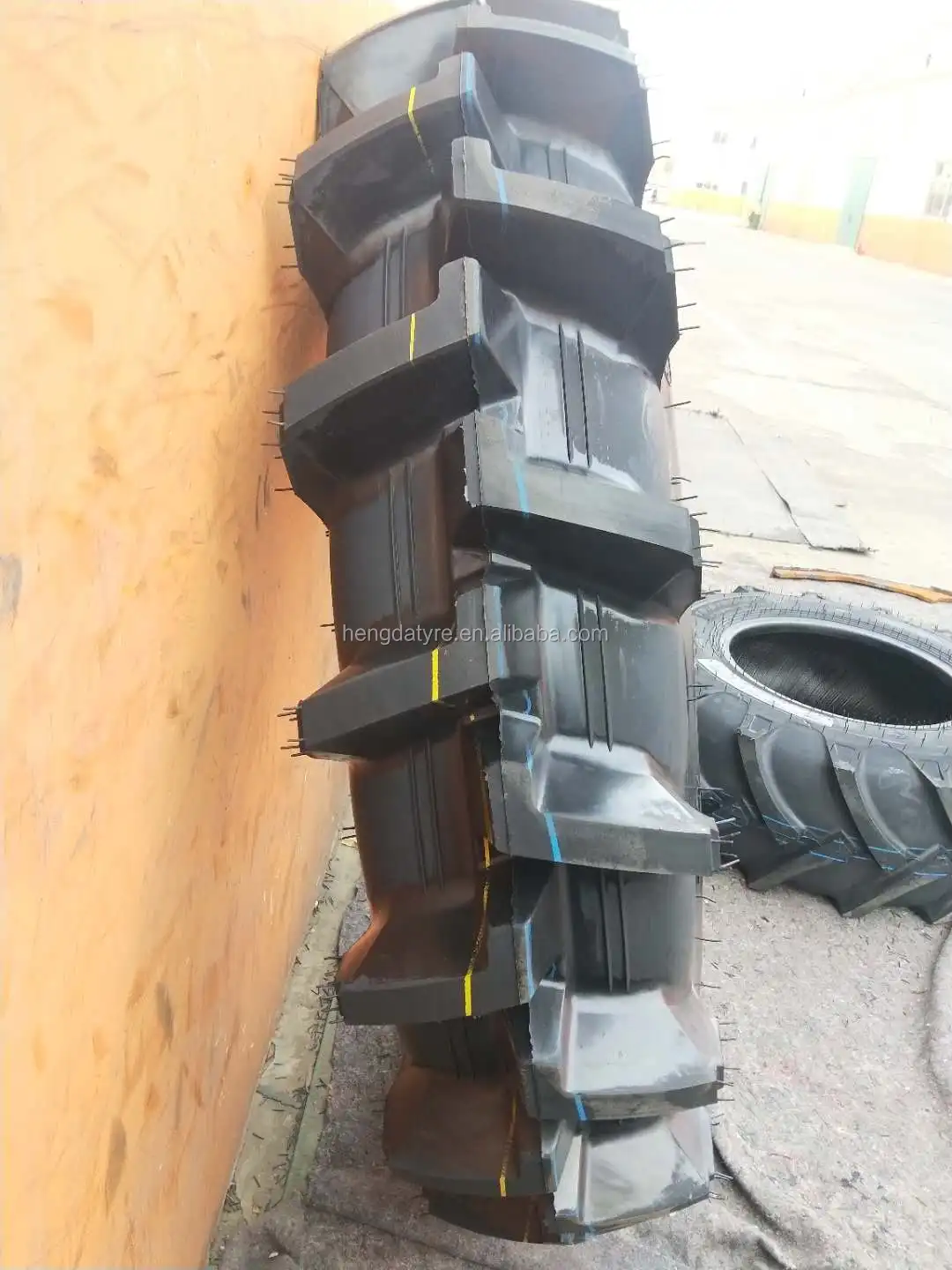 Agricultural Machinery Spare Parts Tractor Tire From Tyre Factory R1