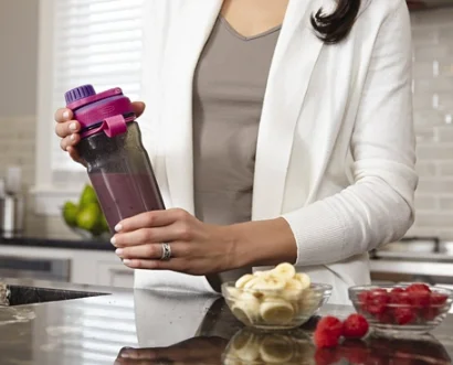 large plastic shaker protein powder shaker bottle with ball