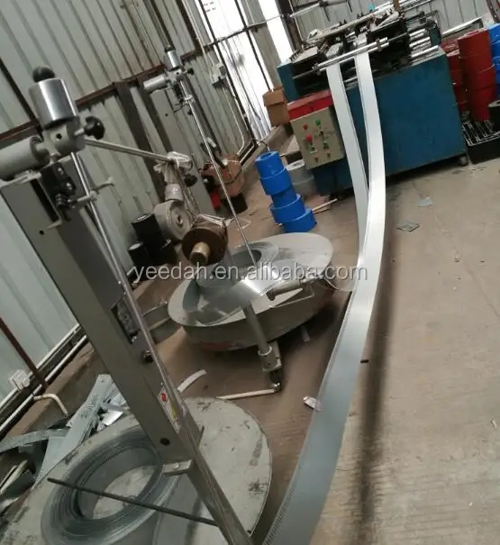 Flexible duct connector