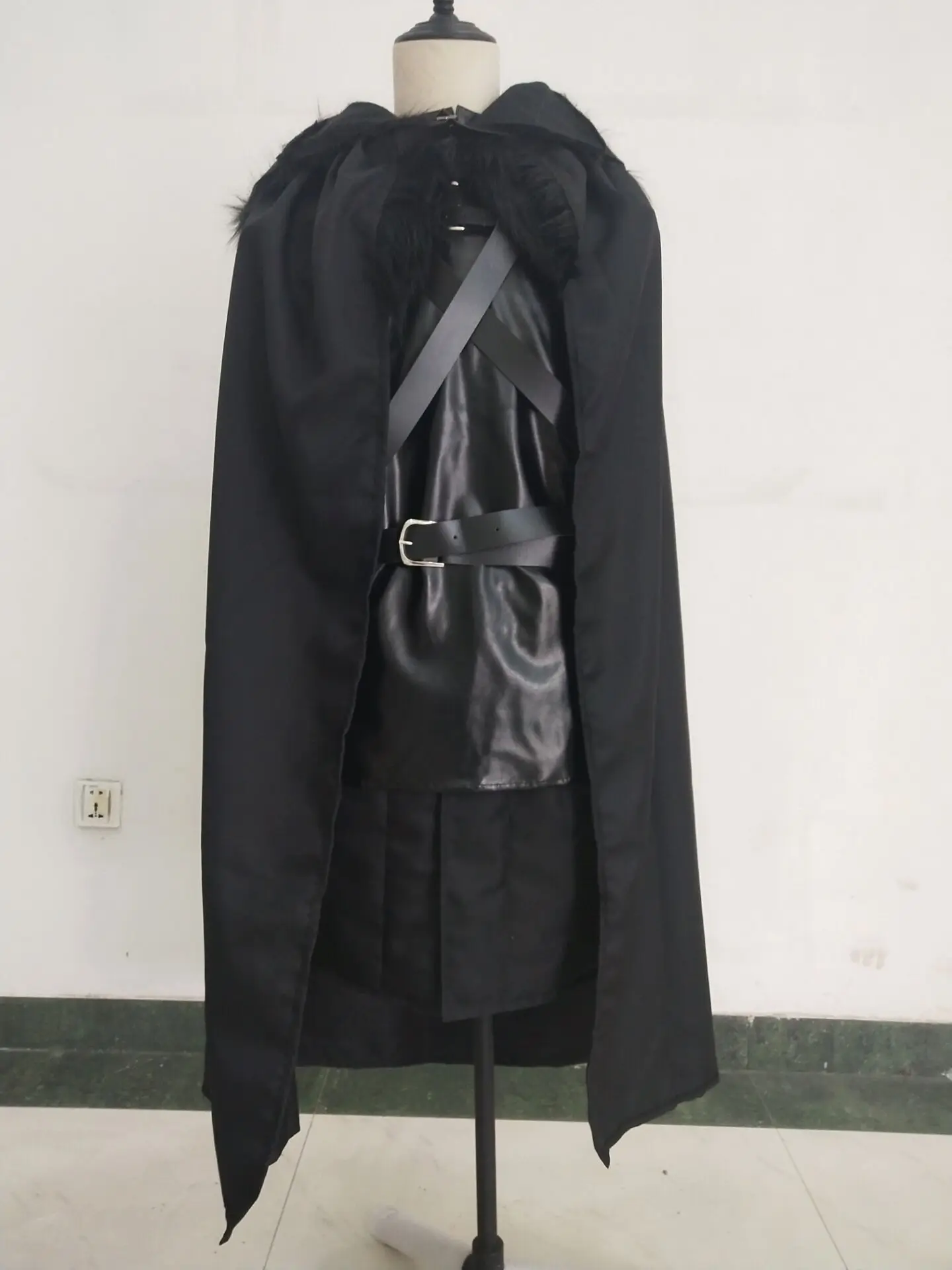 JON COSTUME 2.jpg