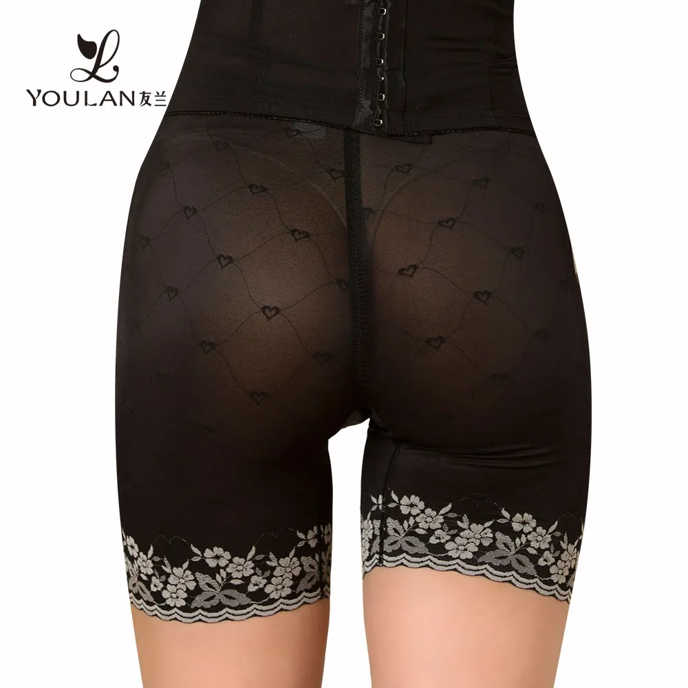 Esta categoría de Ropa Interior y Pijamas de Mujer es ideal para negocios especializados en la venta de ropa interior. Contiene todo tipo de prendas intimas y pijamas, marcas exclusivas de .