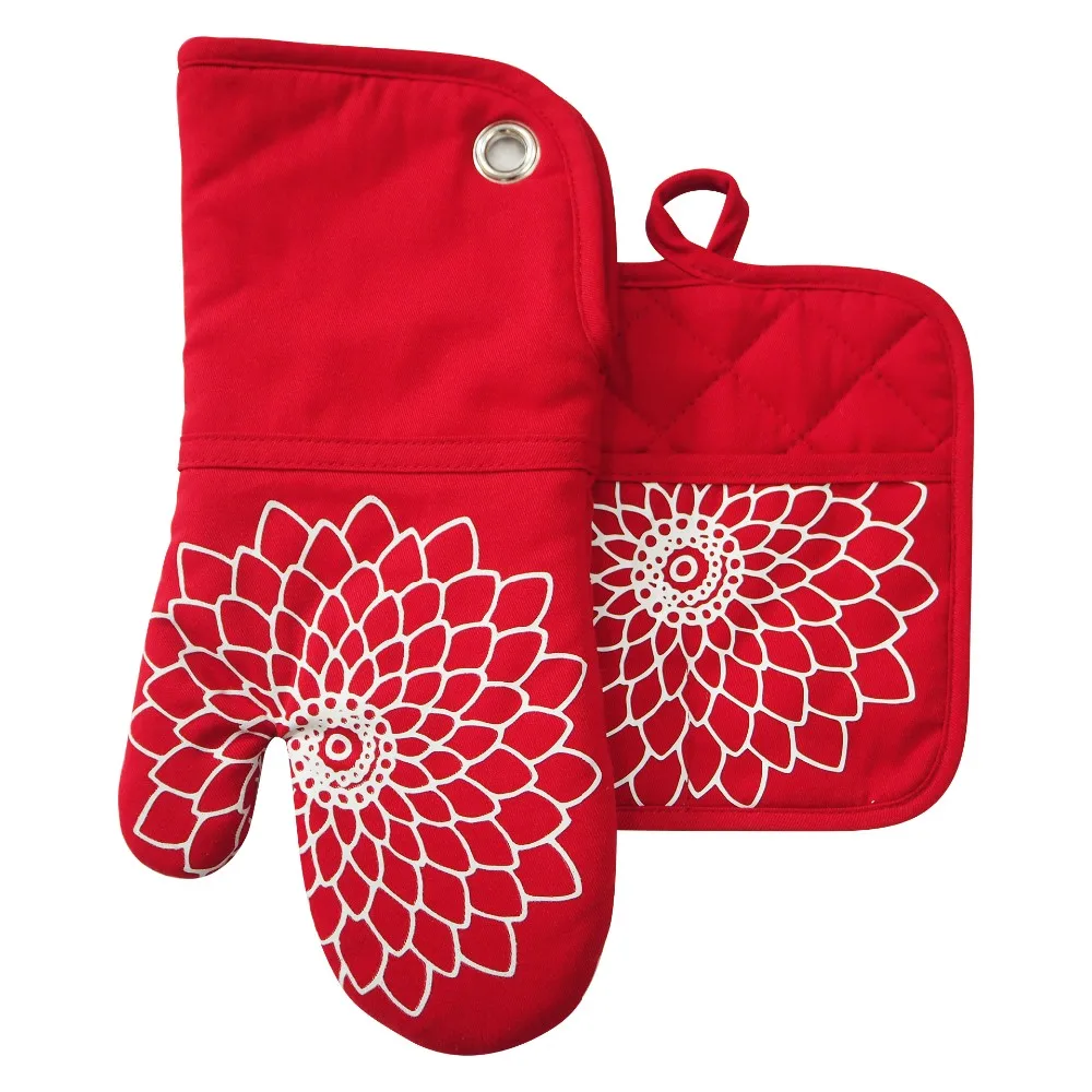 Set Of Checkered Oven Mitt And Pot Holder Or Oven Gloves For Kitchen