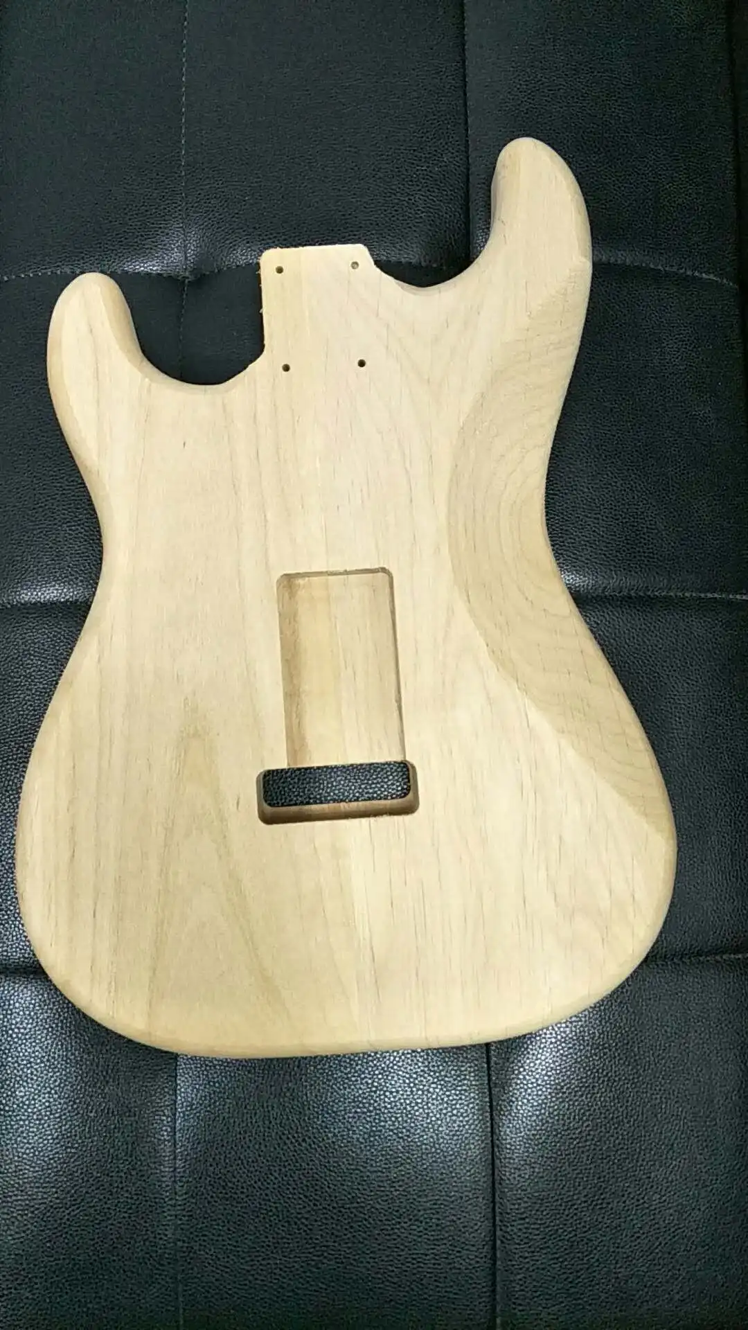 alder lightwright strat body alder lightwright strat body