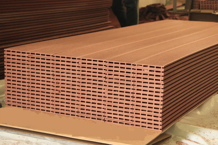 Outdoor China WPC Composite Engineer Floor Boards Anti-slip WPC Decking Tiles