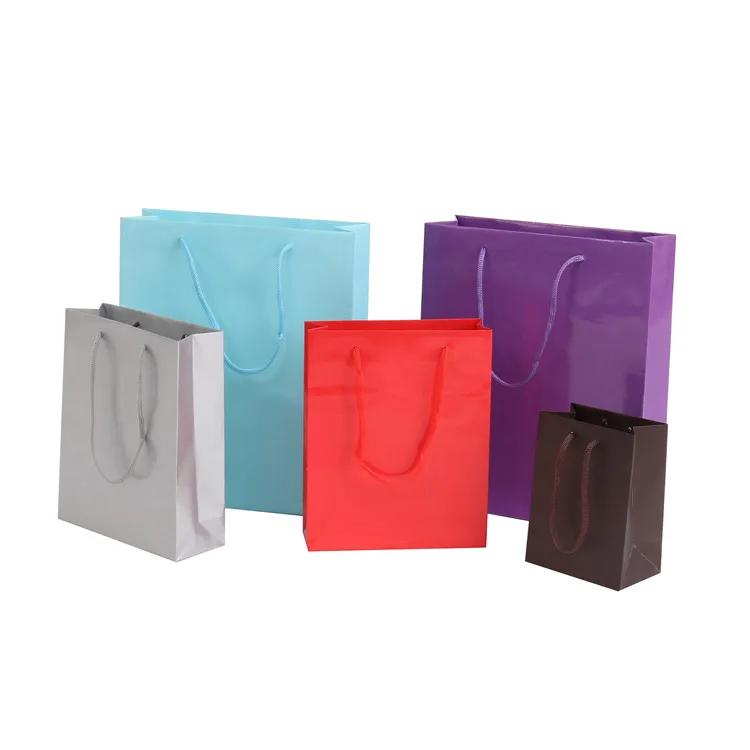 Manufacturers customized medium gift bag coated paper gift bag with handle