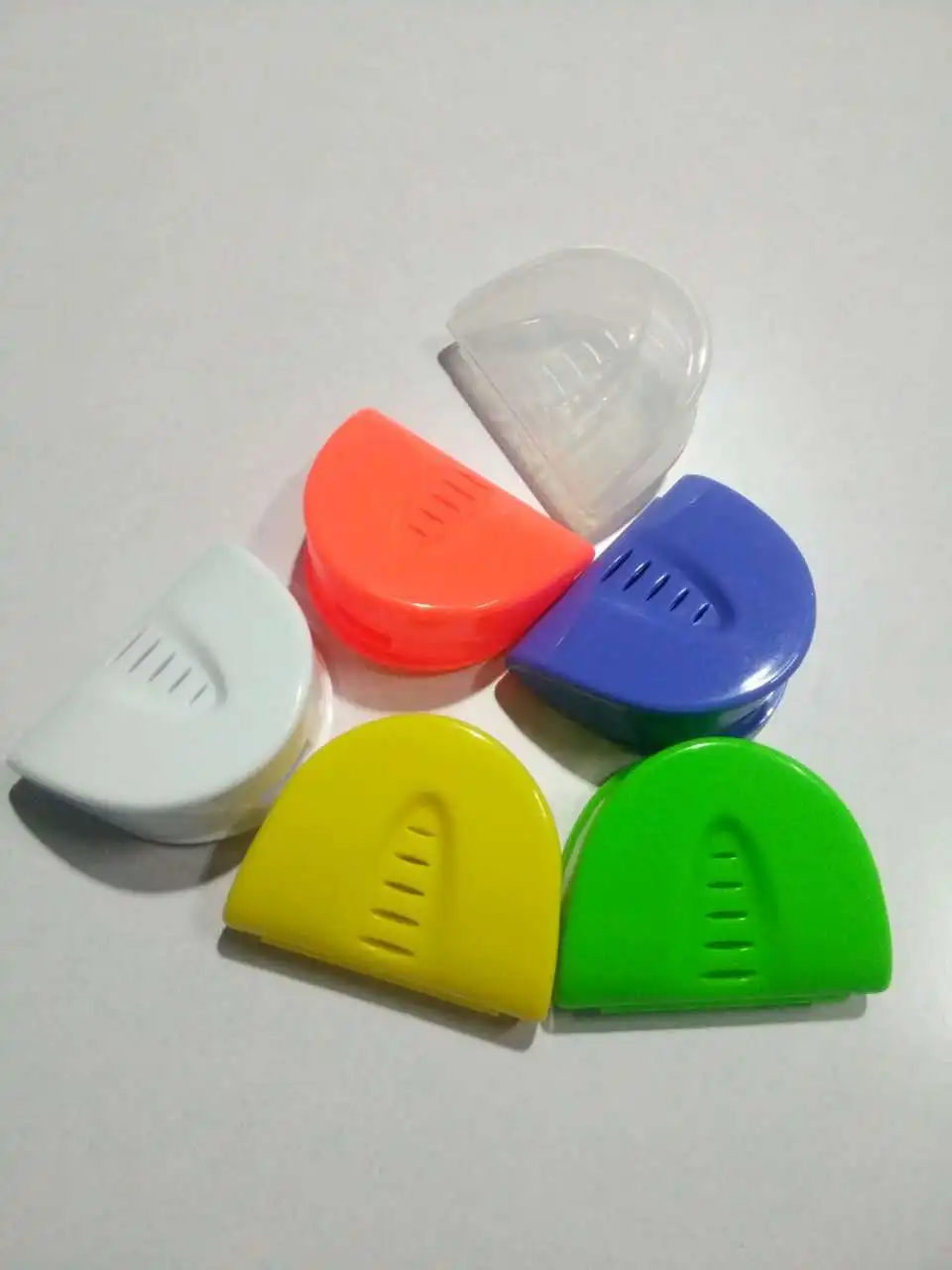 牙科正畸固定器案例义齿口腔卫士案例牙齿警卫口香糖警卫存储通风口