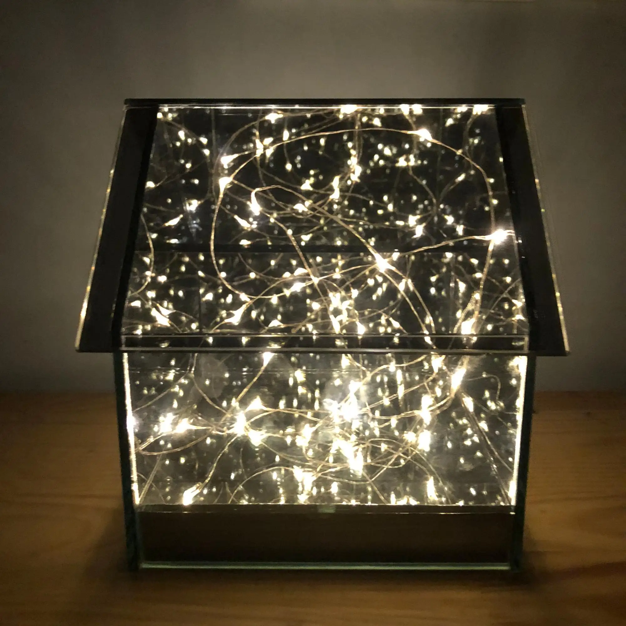 房子形状无限镜子 led