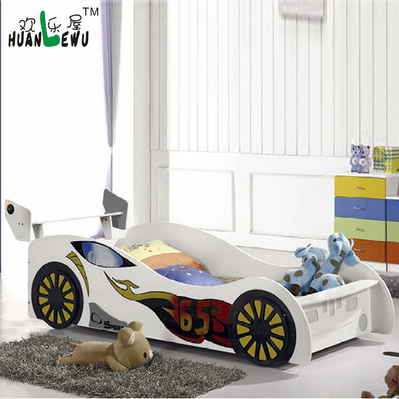 Crianças mobÃlia do quarto de cama para o menino no carro em forma ...