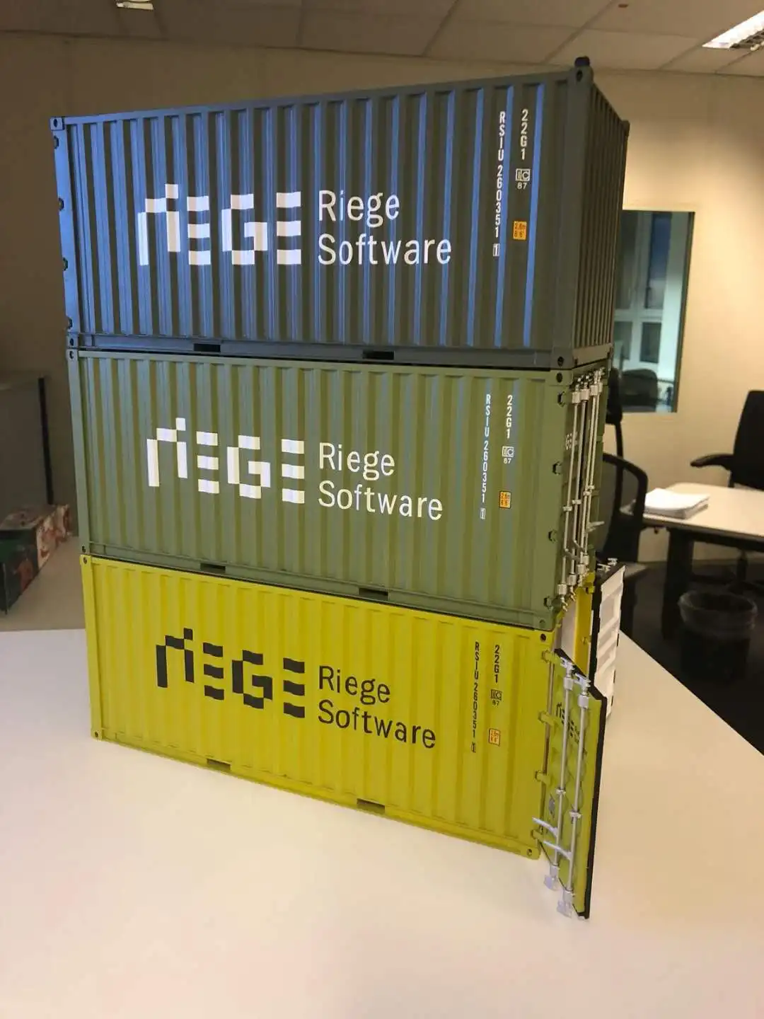 Ecofriendly Plastic Shipping Container Model 120 310mm(l)122mm(w