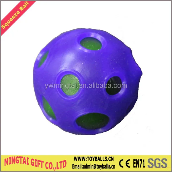 squeeze ball 01103.jpg