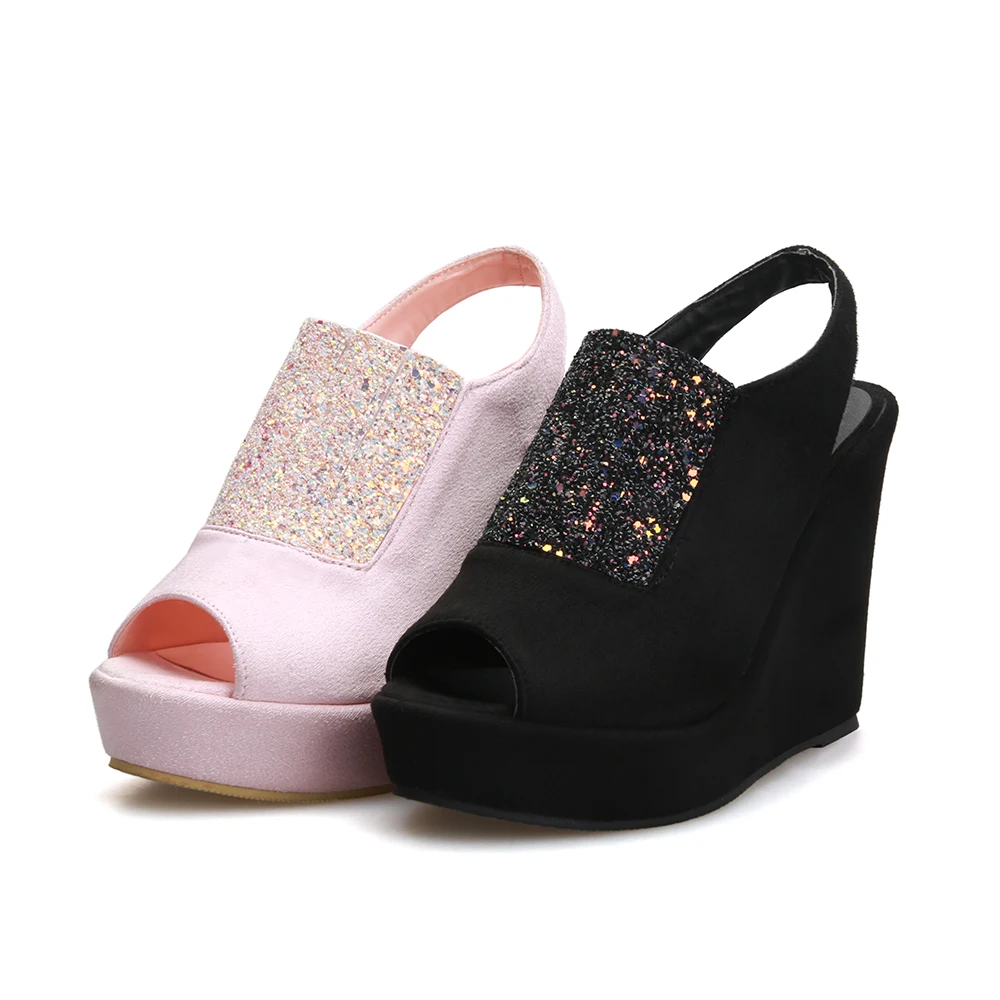 Online Shopping Wedges for women that suit every occasion. Platform wedges offered by Shoppers Stop will suit every style and occasion that one might think of. Be it a normal day at work or a freaky Friday night-out with friends, one will find something that suits every occasion. Women can pair the trendy yet comfortable wedges for women with the dashing silk saree.