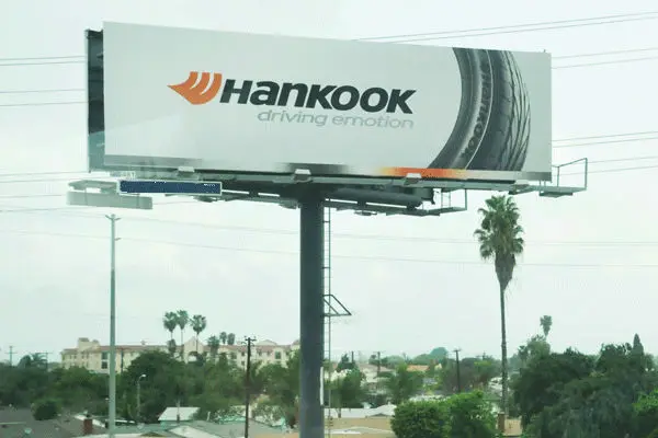 LED advertising hoarding2 (2).jpg