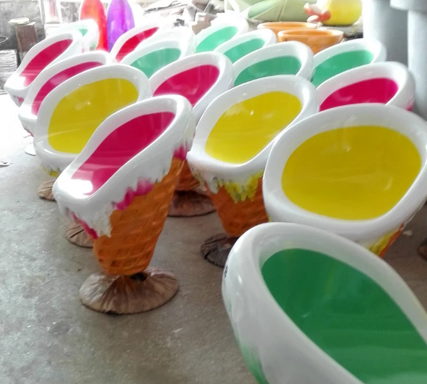 Outdoor Fiberglass Ice Cream Shop Furniture Display Cone Parlour Tables