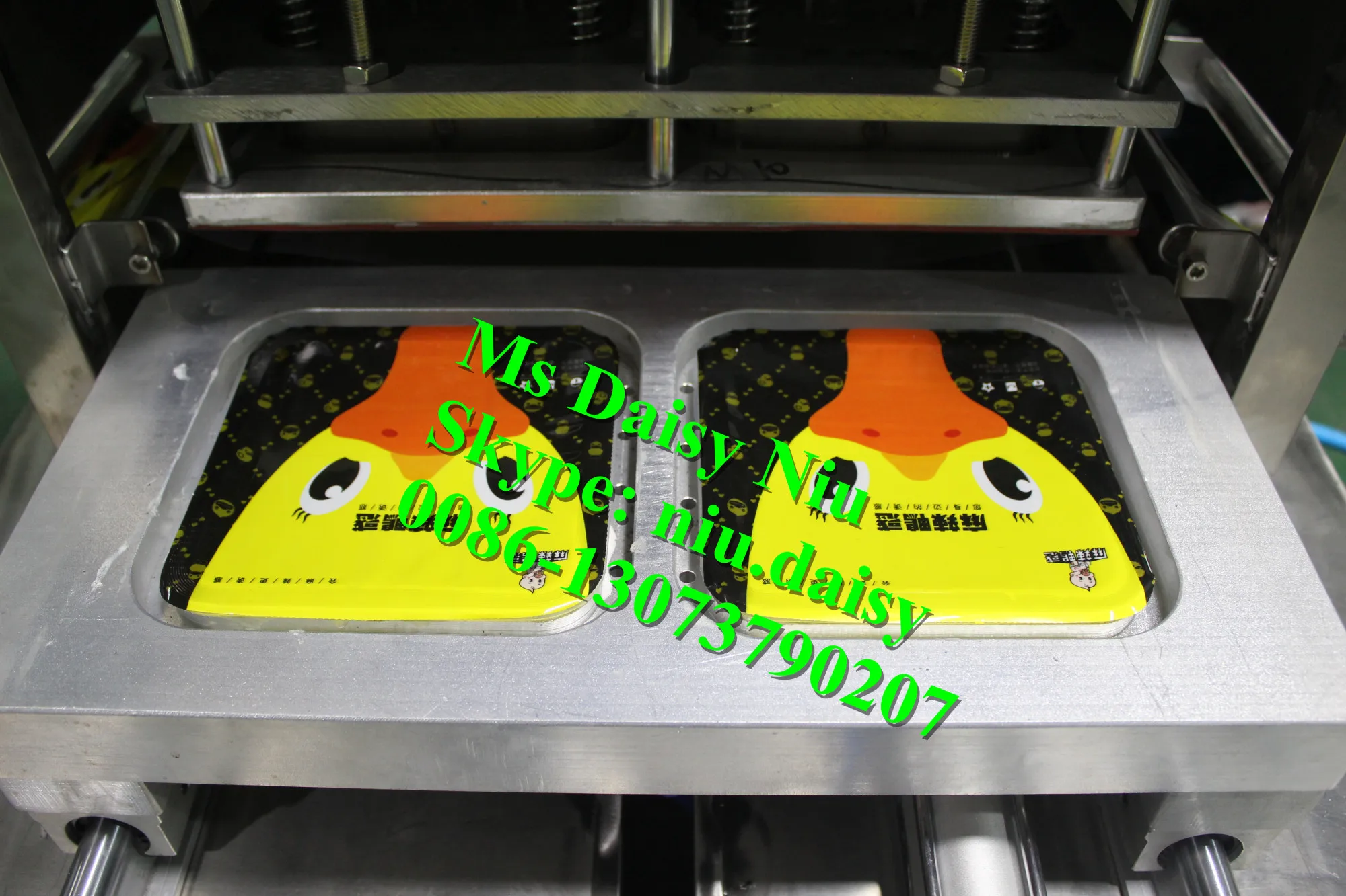 tray sealing machine  (2).JPG