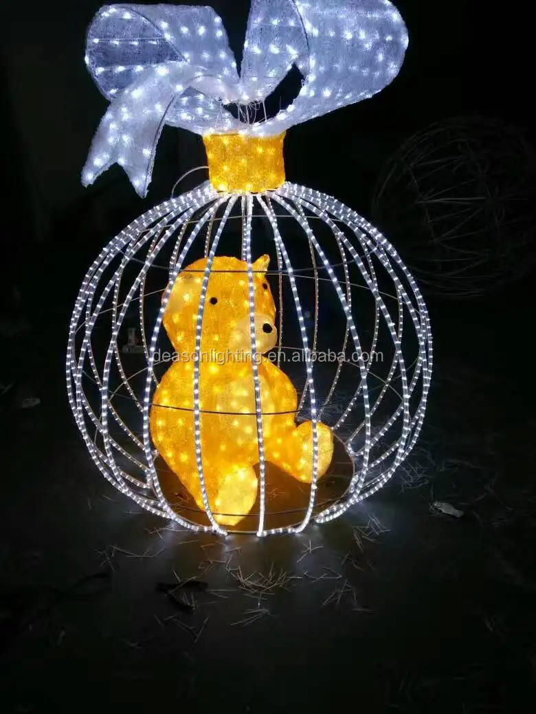 outdoor lighted polar bear