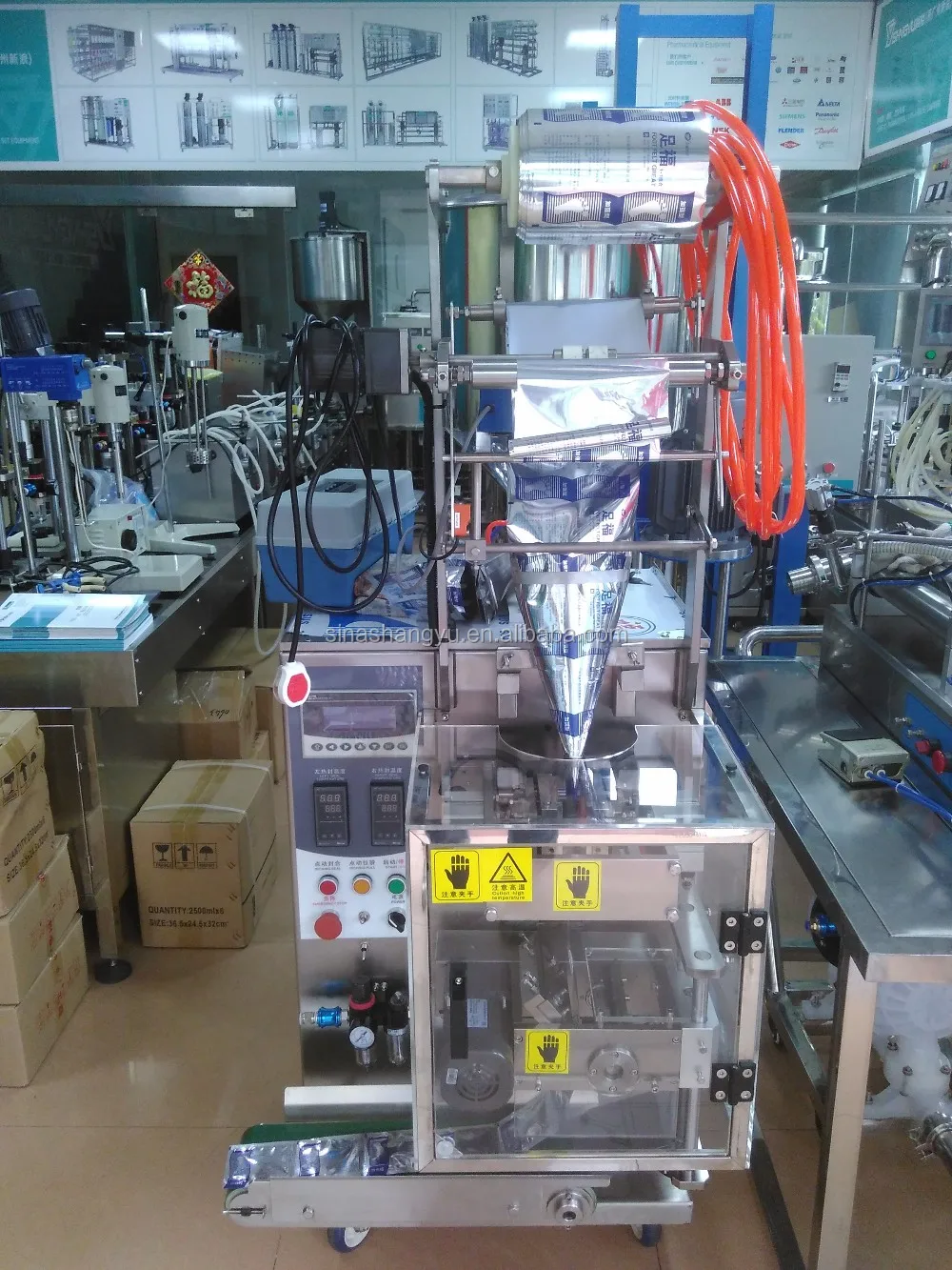 Full Automatic 4 Sides Sachet Sealing Machine Liquid Sachet Filling