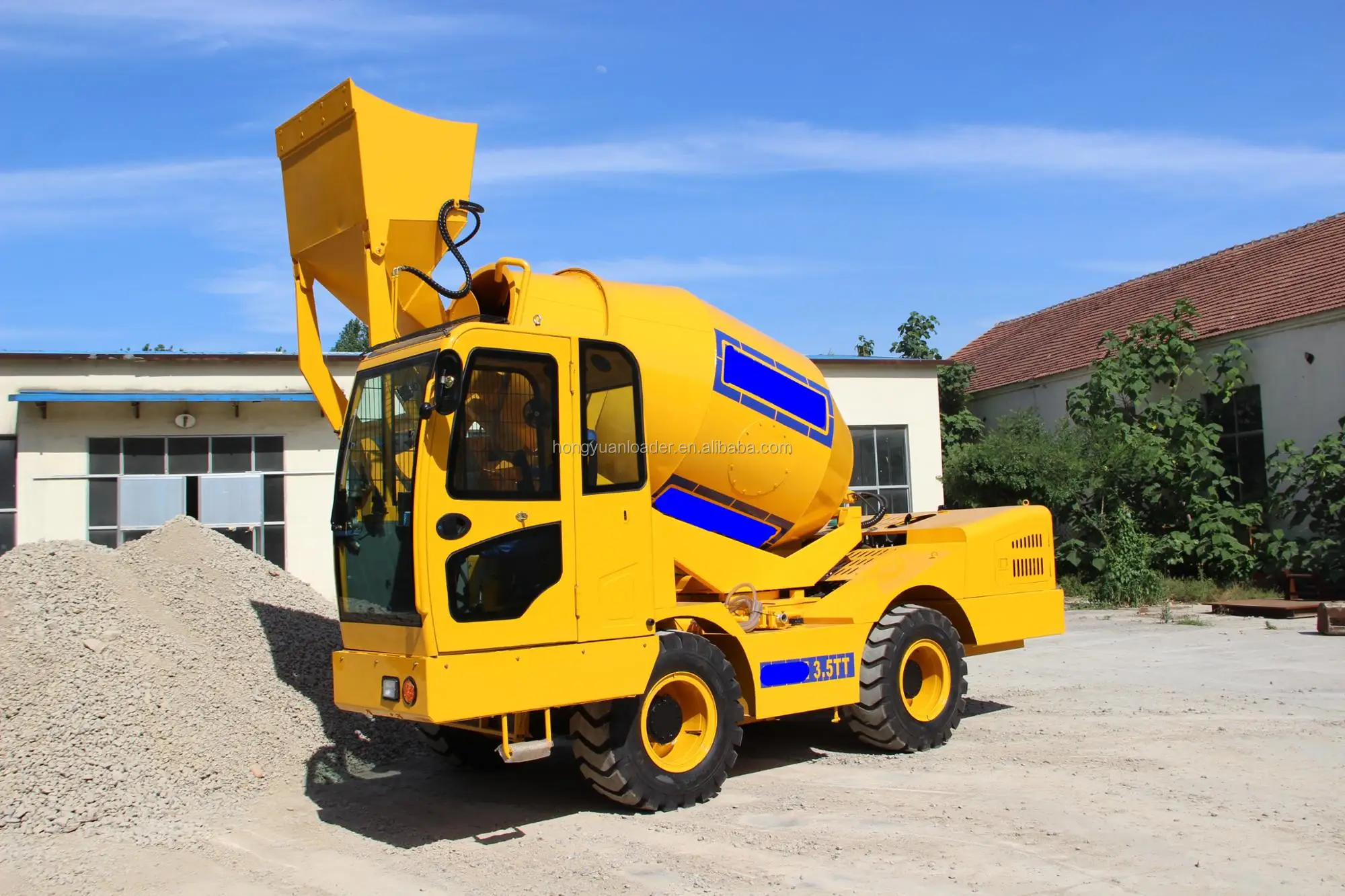 4.0m3 4x4 Self Loading Mobile Diesel Concrete Mixer Truck For Sale