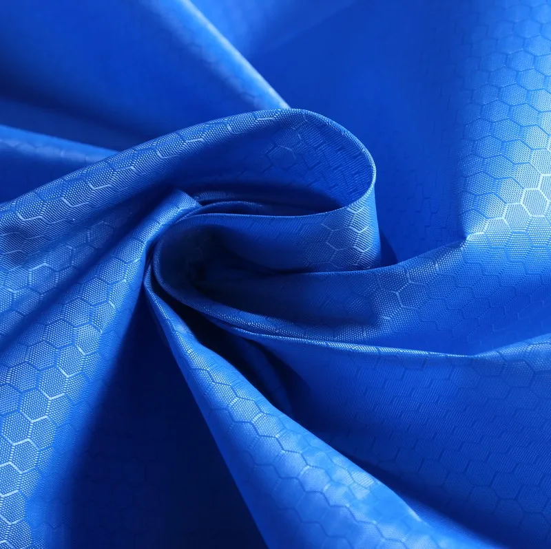 中国纺织 210 t 足球式防撕裂聚酯塔夫绸羽绒夹克面料