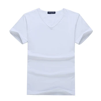 camiseta blanca ajustada