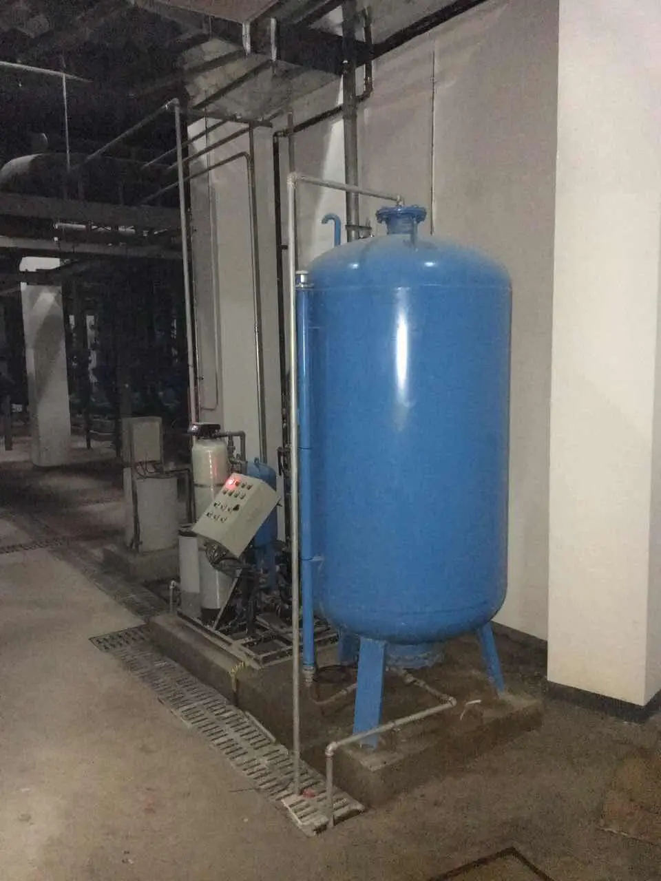 Makeup Water Bladder Expansion Tank With Pump Buy Expansion Tank