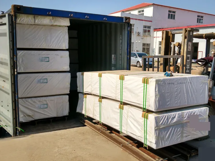 Outdoor China WPC Composite Engineer Floor Boards Anti-slip WPC Decking Tiles