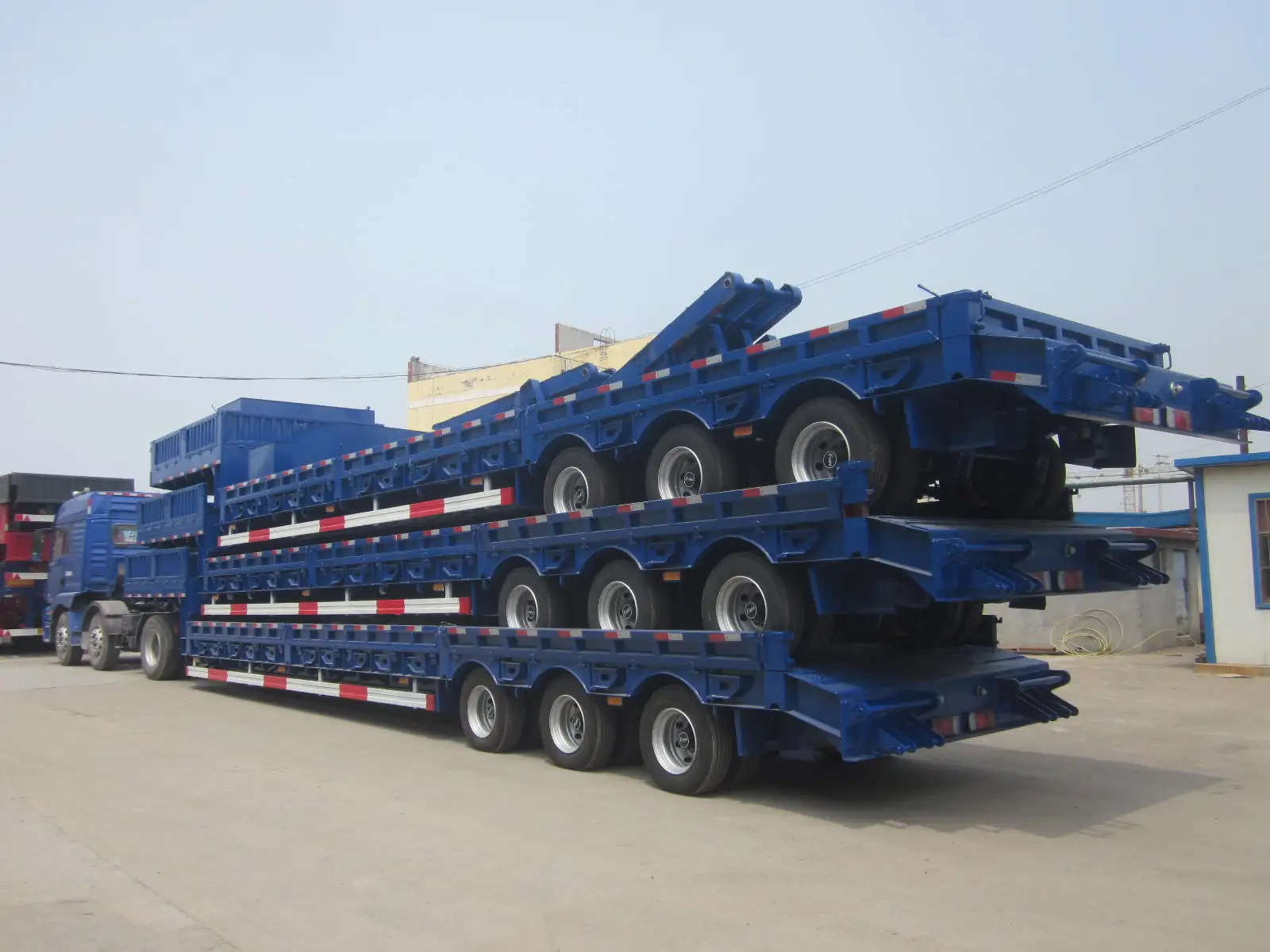 3 Axles 60 Tons Lowbed Semi Trailer