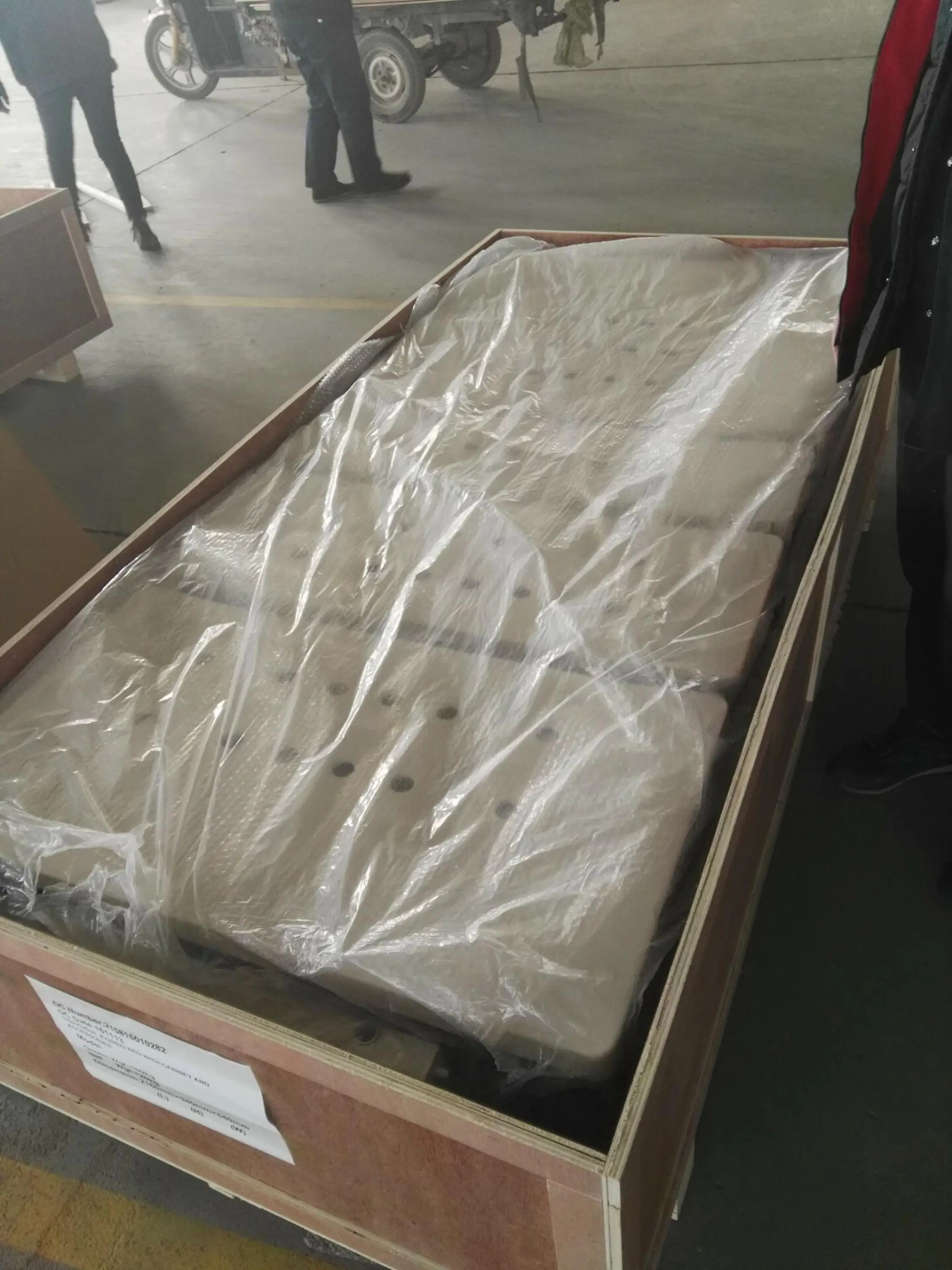 Medical manual hospital bed with two shakes