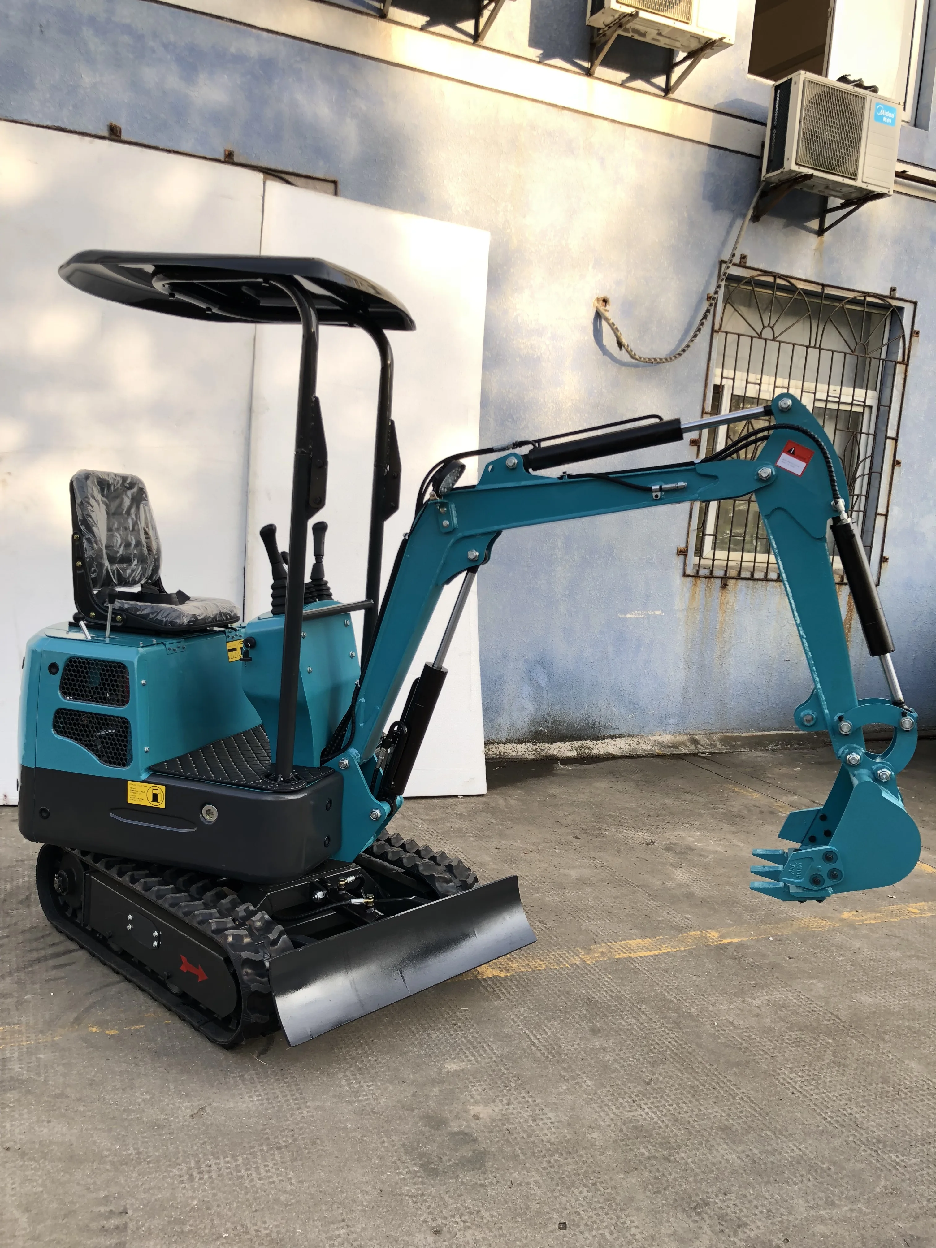 1 ton stand up mini excavator small size construction machinery equipment