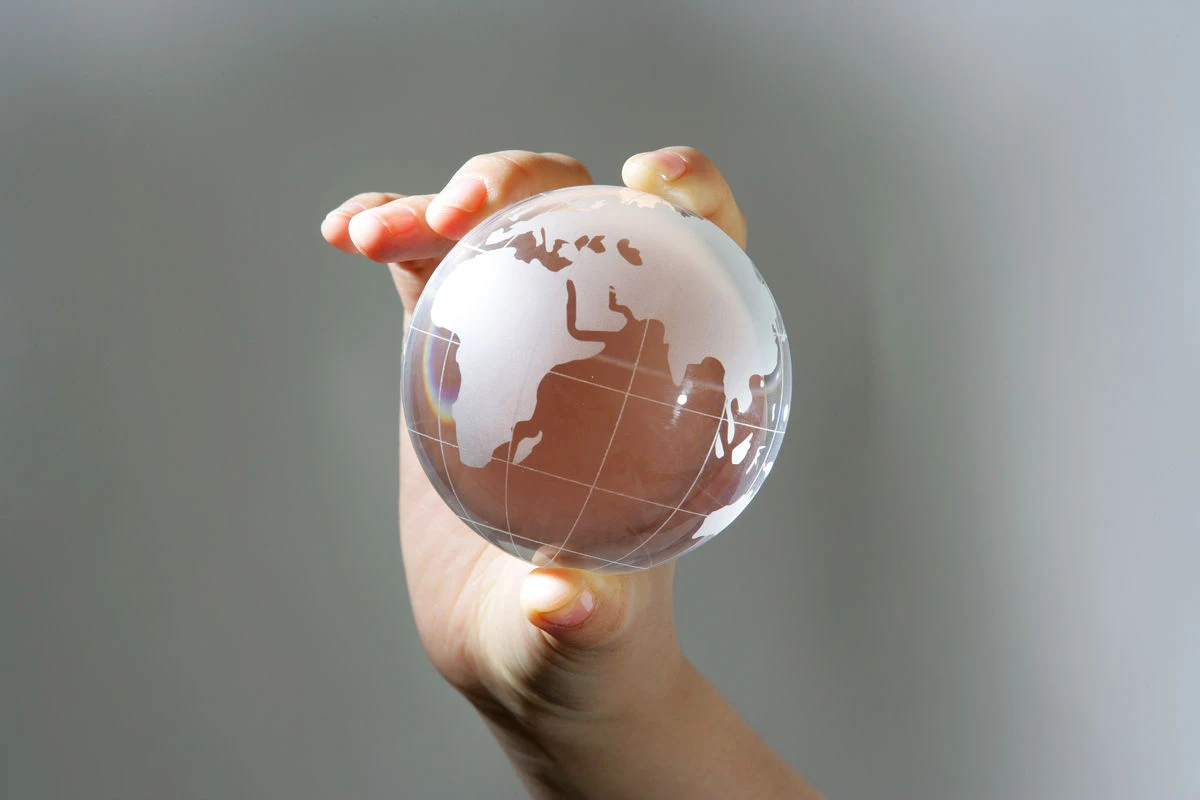 Free Sample High Quality 60mm 80mm 100mm Round Shaped Clear World Globe