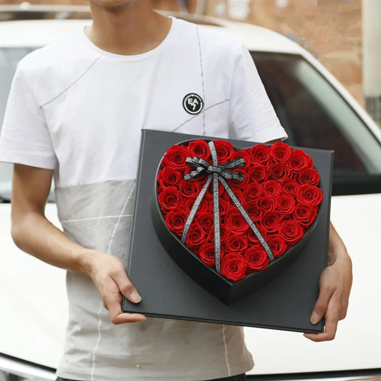 preserved rose in gift box.jpg