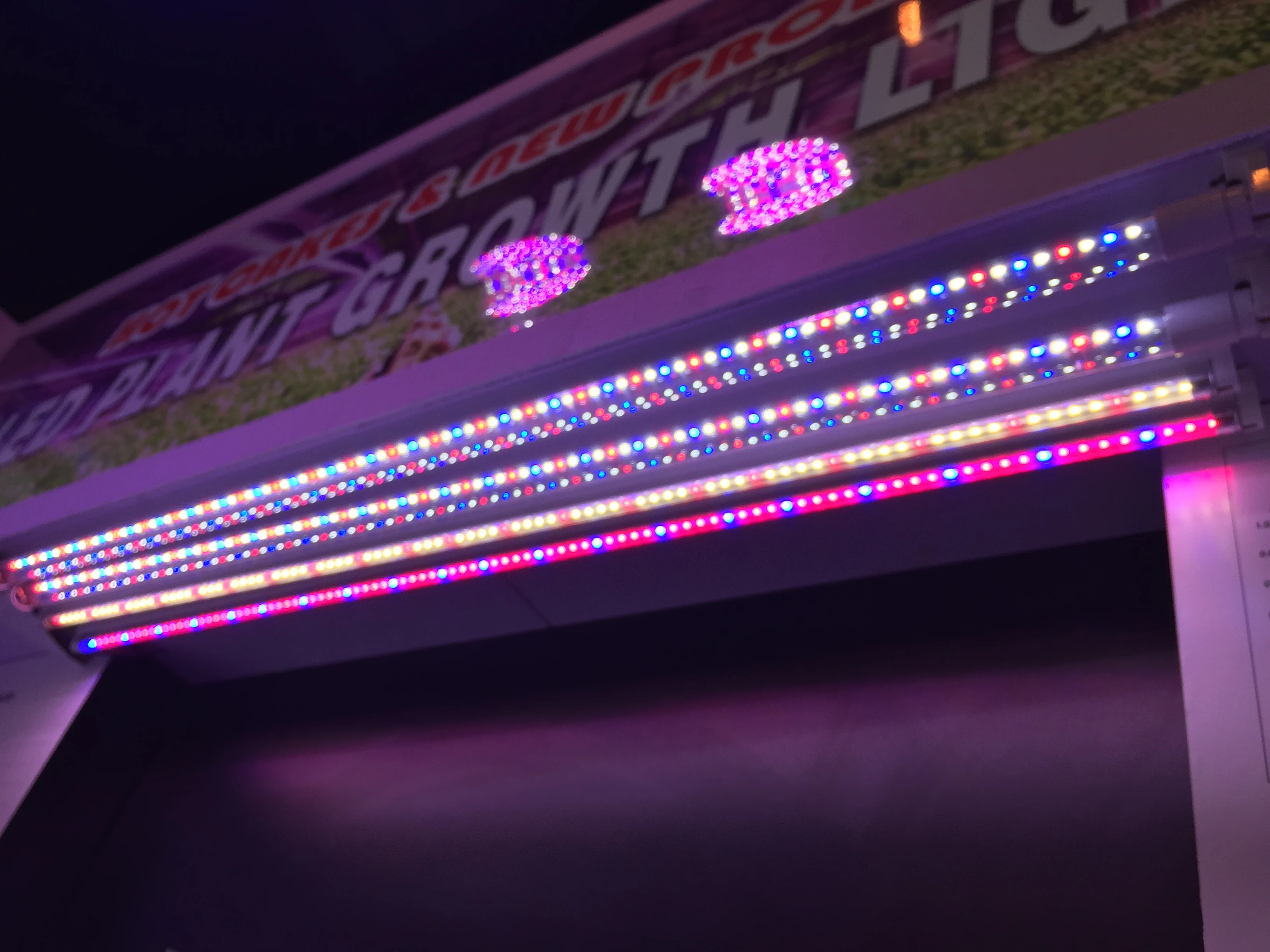 2ft 4ft Vertical Greenhouse Farming Fluorescent Led Grow Lamp