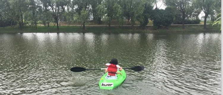 child kayak for girl.png