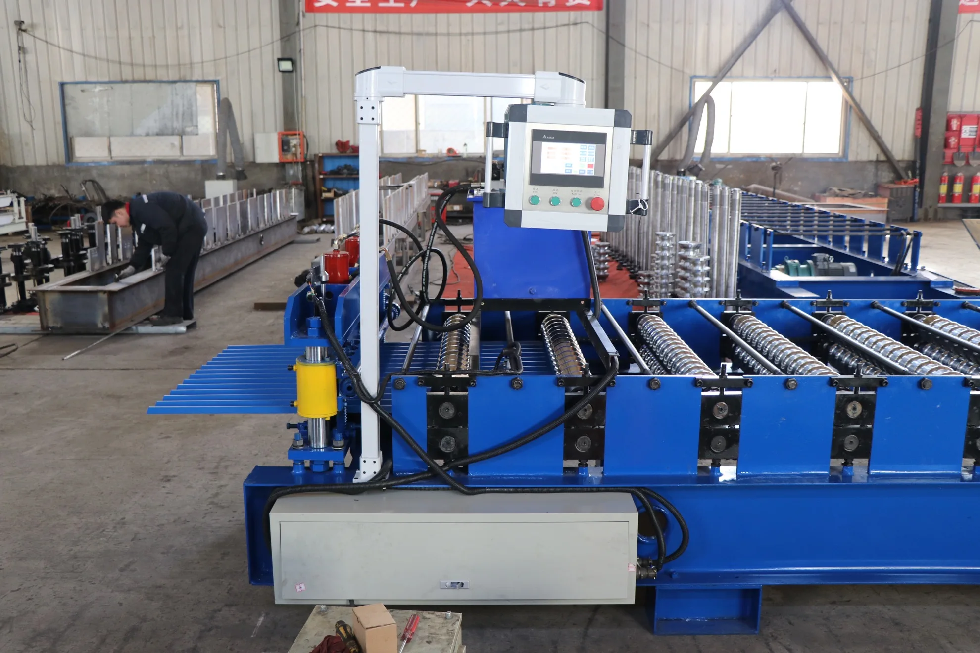 10% discount 850 model corrugated metal roof sheet roll forming machine in stock