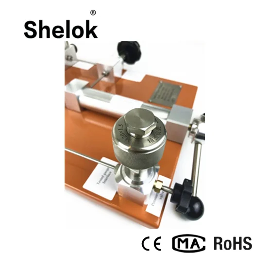 Portable hand pump pressure gauge calibrator