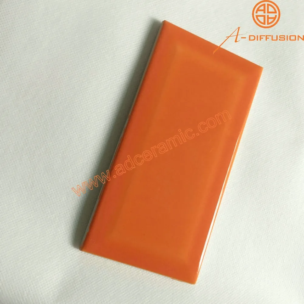 Afgeschuinde spiegel glanzende oranje metro tegels 75x150mm 3x6 ...