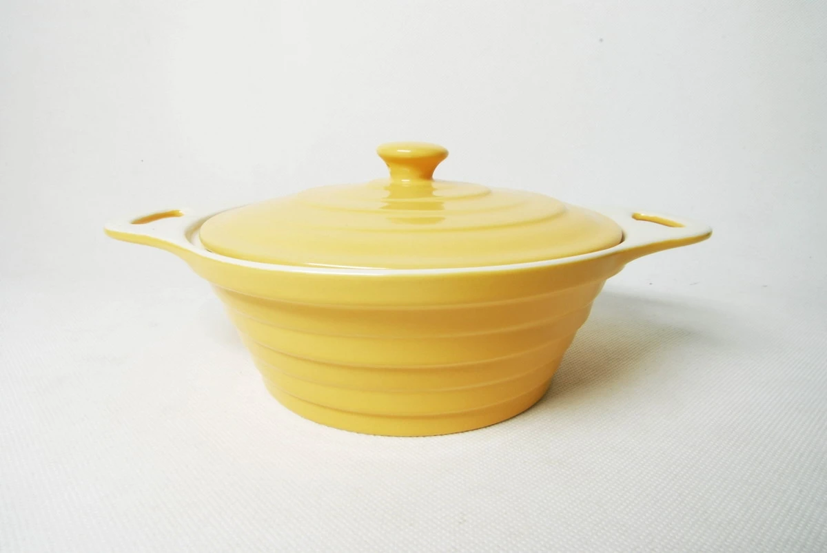 Food Grade Red Color Custom Soup Pot Handle Ceramic Casserole Set with Lid