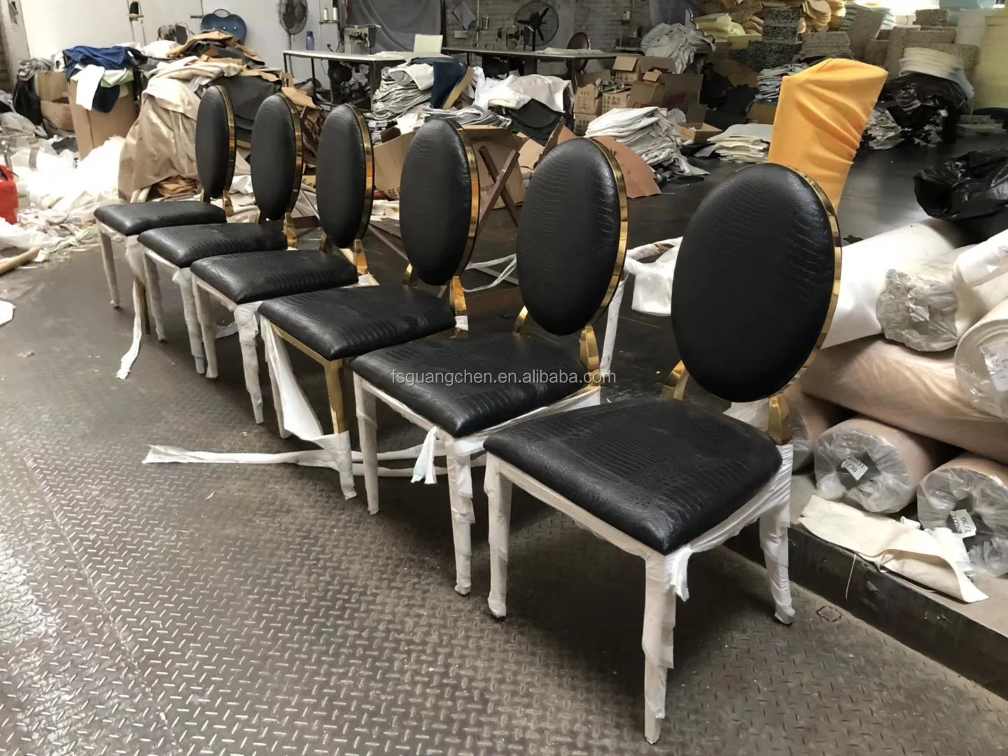 China Foshan Furniture Factory High Back Red Wedding Chair For Sale