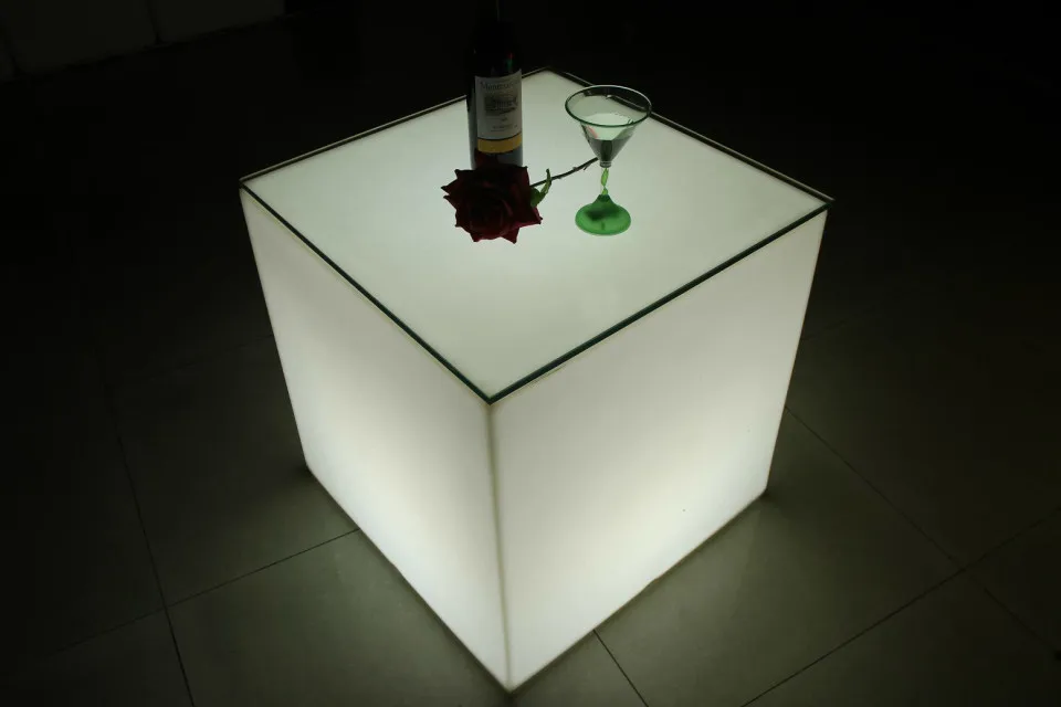 Куб с подсветкой для