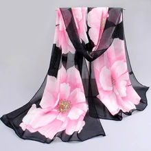 Krásný jarní šátek s květinami nebo motýlky z Aliexpress
