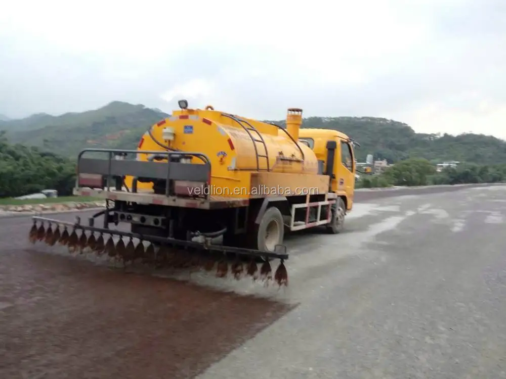 Dongfeng 4cbm Asphalt Spray heated bitumen sprayer distributor tank truck.jpg