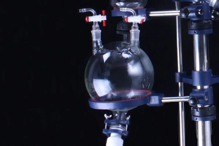 Best Essential Oil Distillation Unit RE-1002 Rotary Evaporator