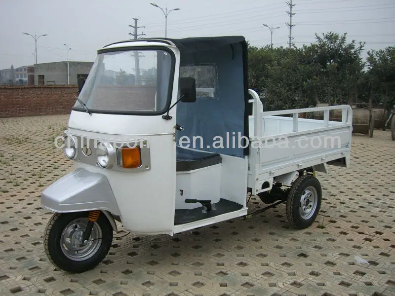 bajaj 200cc trike