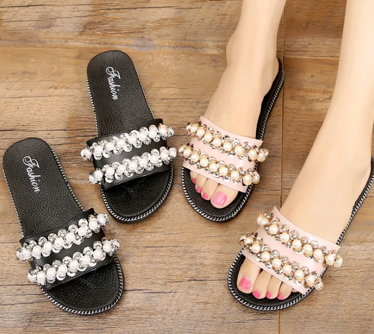 Wholesale 2022 factory cheap ladies outdoor fashion beach slides women's  pearl rhinestone flat sandals slippers From m.
