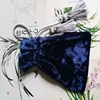 The manufacturer offers high quality velvet bags with a velvet bag logo and dimensions that can be customized