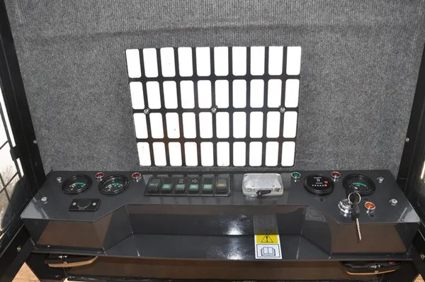 China wheel Bobcat skid steer loader for sale instrument pannel.jpg