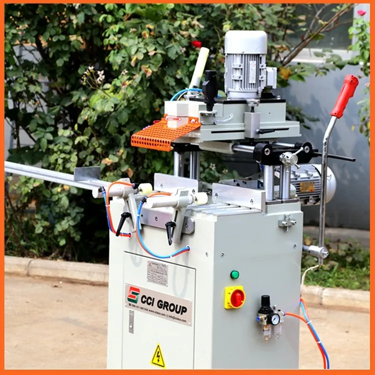 6.SSKC03-100 upvc window making machine