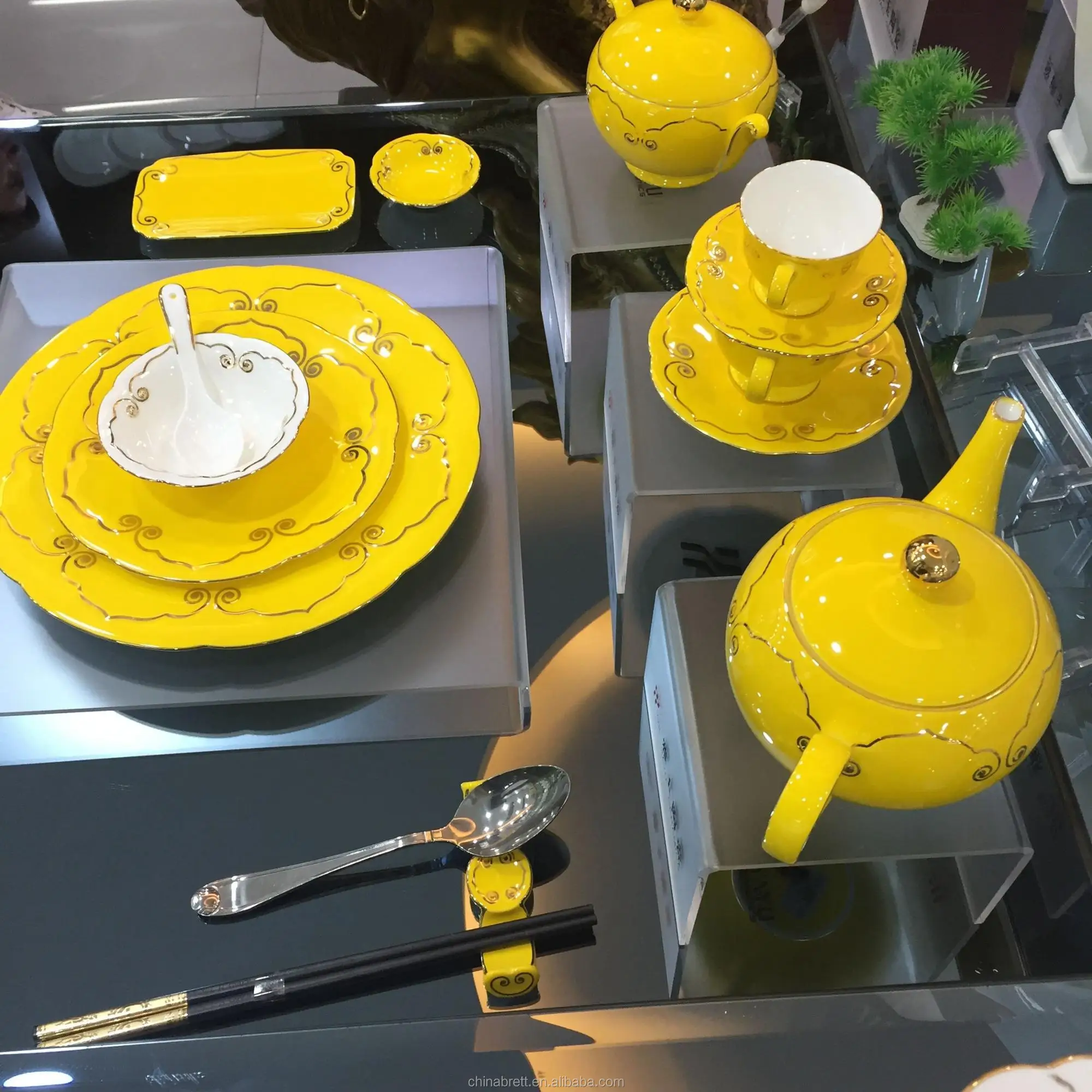 Gold Yellow Decorative Plate High Bone China Dinner Set