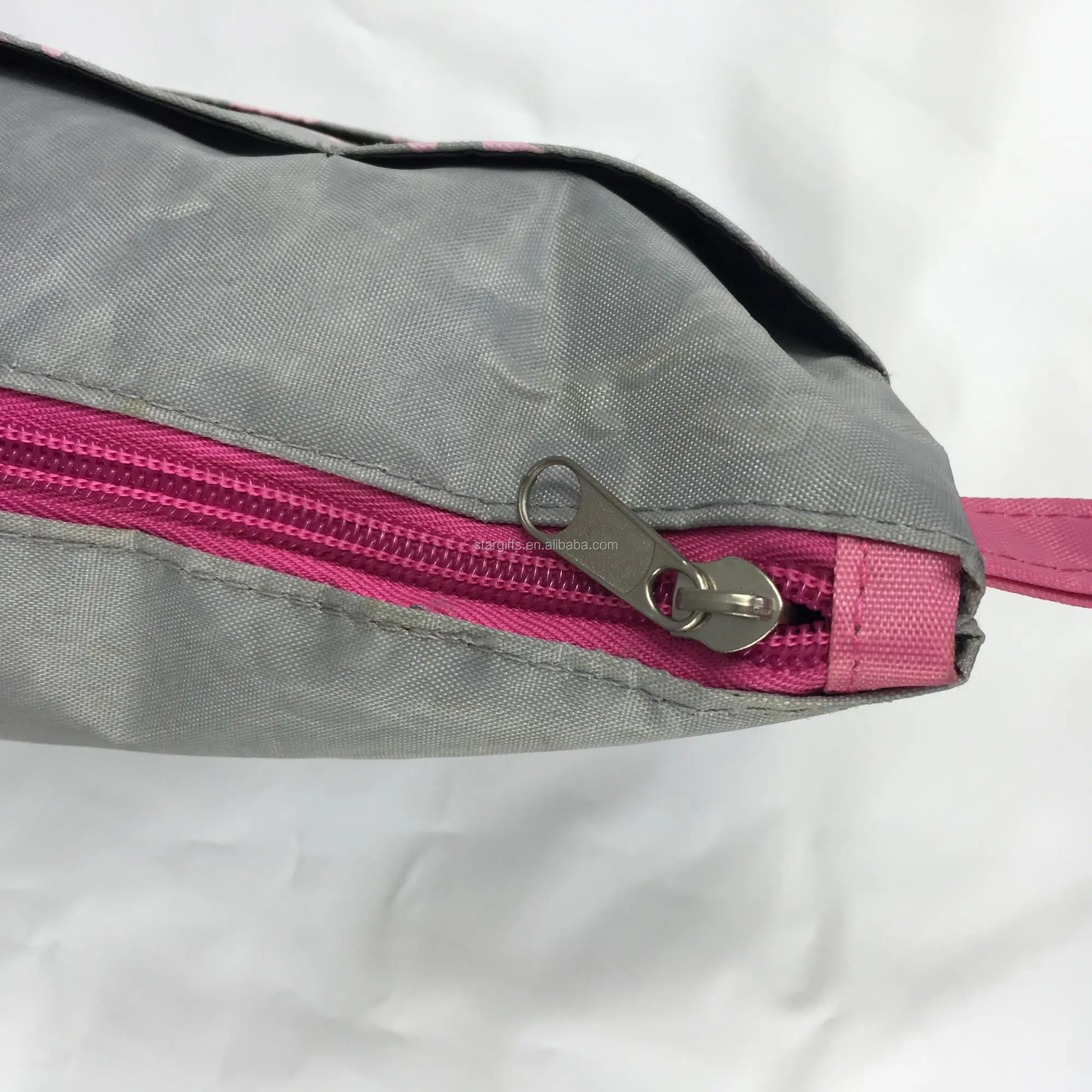 small nylon zipper pouch