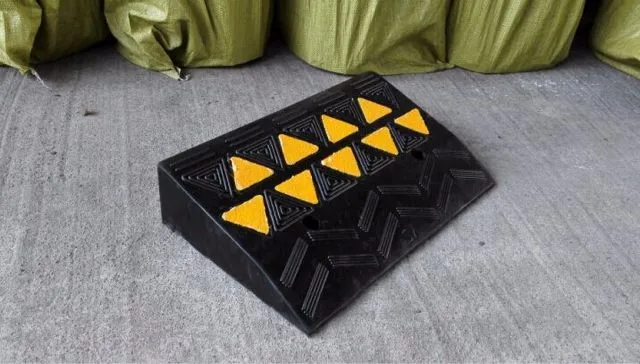 Wholesale Rubber Wheel Loading Rubber Ramp Road Curb