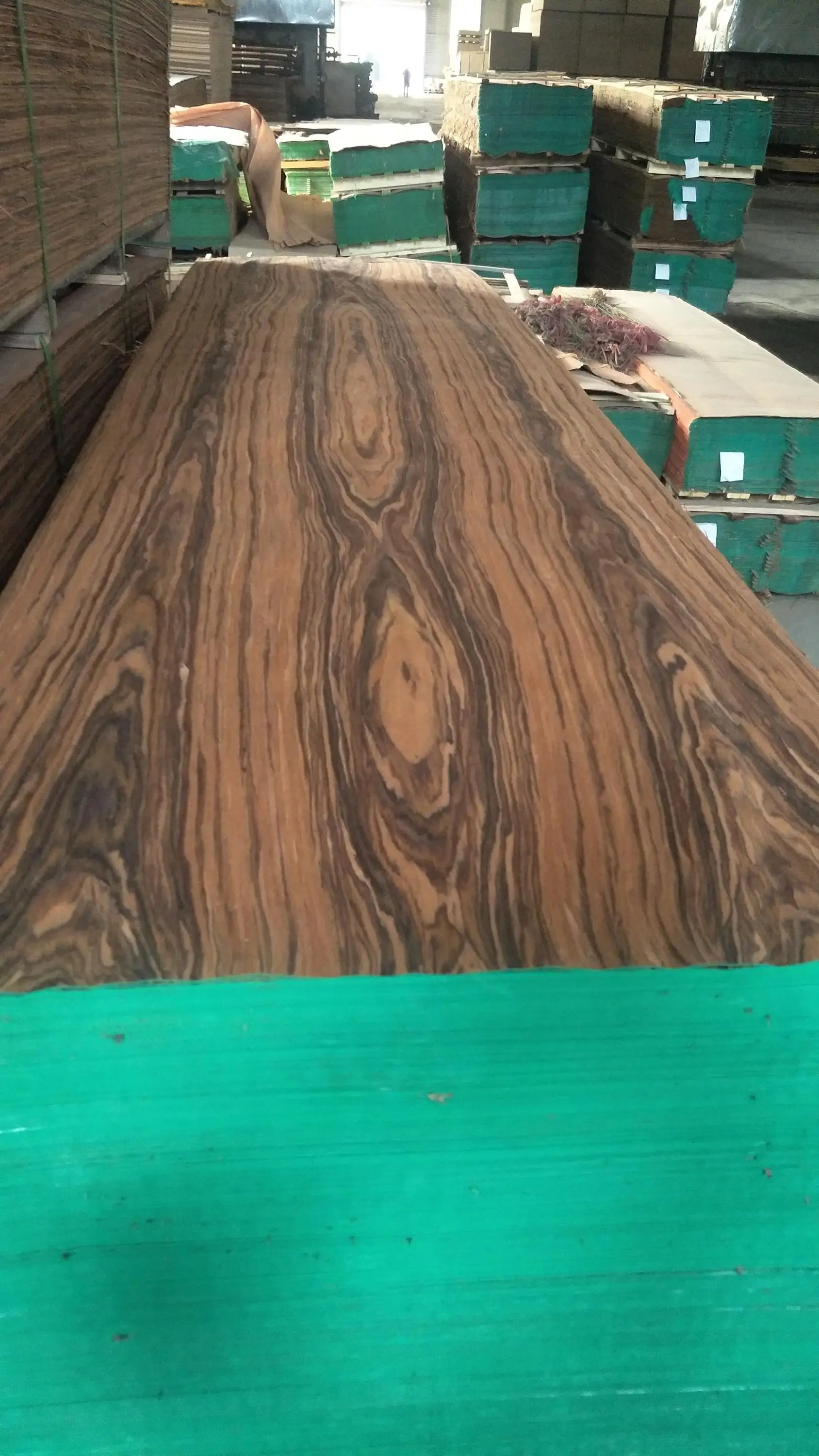 recon veneer with best price/black and white ebony veneer/beatiful color and grain keruing veneer